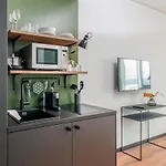 Black F House - Serviced Aparthotel