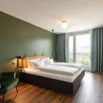 Ξενοδοχείο με διαμερίσματα Black F House - Serviced
