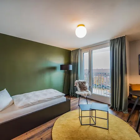 Black F House - Serviced