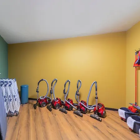 Aparthotel Black F House - Serviced