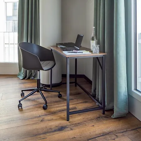 Aparthotel Black F House - Serviced 4*