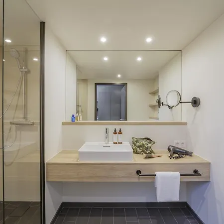 Black F House - Serviced Apartmanhotel