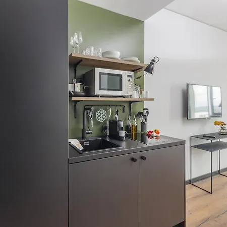 Black F House - Serviced Apartmanhotel