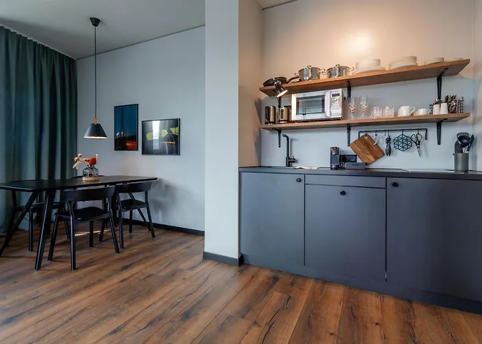 Black F House - Serviced Hotel apartamentowy