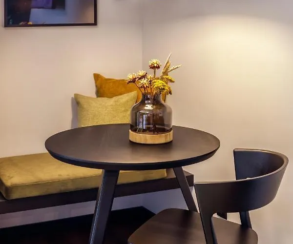 Black F House - Serviced Hotel apartamentowy