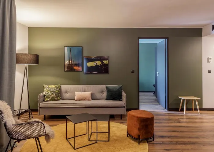 Black F House - Serviced 4* Fryburg Bryzgowijski