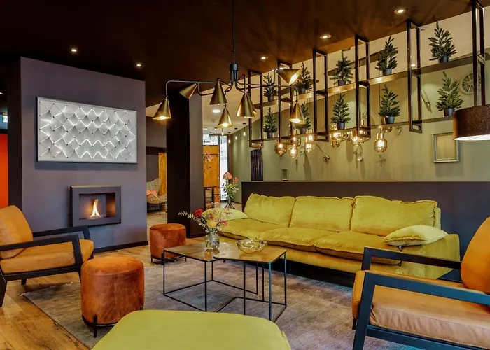 Hotel apartamentowy Black F House - Serviced