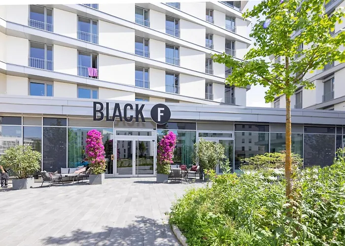 Black F House - Serviced Hotel apartamentowy 4*