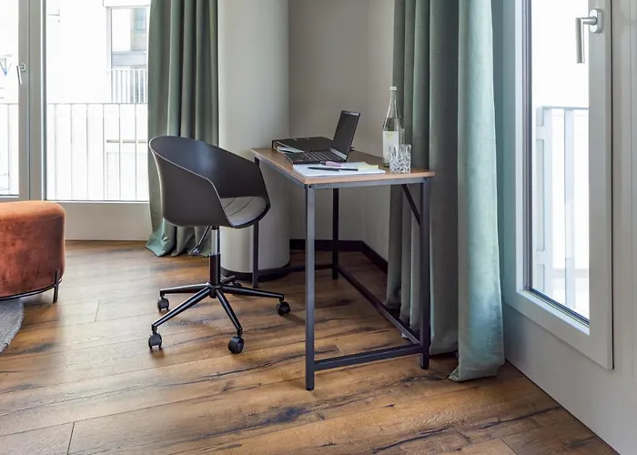 Hotel apartamentowy Black F House - Serviced 4*