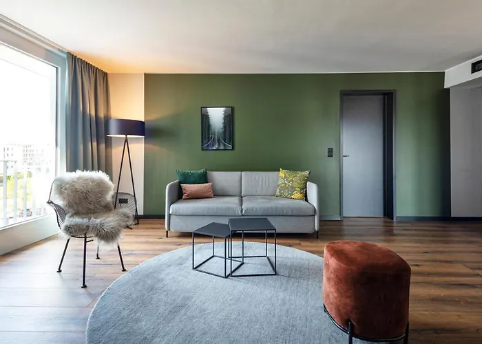 Hotel apartamentowy Black F House - Serviced