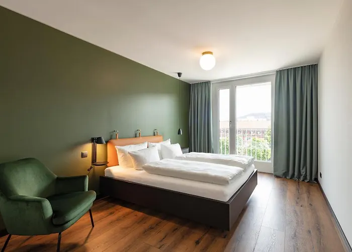 Hotel apartamentowy Black F House - Serviced