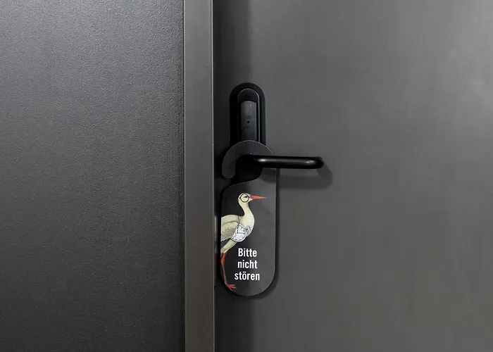 Hotel apartamentowy Black F House - Serviced