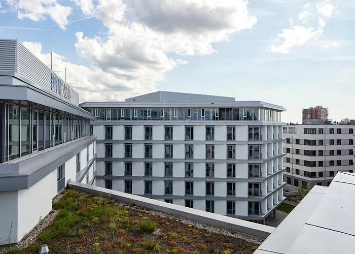 Hotel apartamentowy Black F House - Serviced